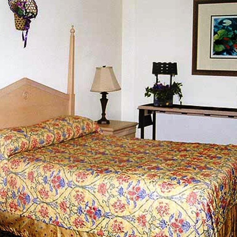 Stockton Travelers Motel Room photo